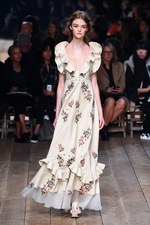 アレキサンダー・マックイーン 2016年春夏コレクション - 異郷の地で強く生き抜くボヘミアン｜写真50