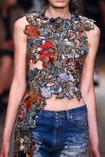 アレキサンダー・マックイーン 2016年春夏コレクション - 異郷の地で強く生き抜くボヘミアン｜写真57