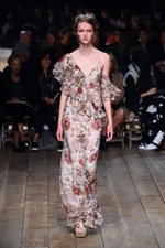 アレキサンダー・マックイーン 2016年春夏コレクション - 異郷の地で強く生き抜くボヘミアン｜写真58