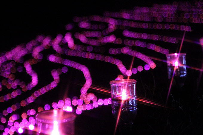 棚田を彩るイルミネーション「あぜのきらめき」 石川県・千枚田で開催 - 21,000個の壮大な光 | 写真