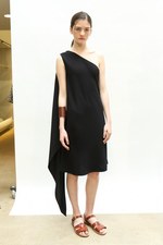 A.P.C. 16年春夏コレクション - メンズアイテムを使うフェミ二ニティ、新ドレスラインも登場｜写真9