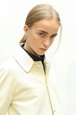 A.P.C. 16年春夏コレクション - メンズアイテムを使うフェミ二ニティ、新ドレスラインも登場｜写真28