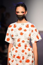 オランピア ル タン 2016年春夏コレクション - 着物にマイメロ、羅生門…パリで新ジャポニスム開花｜写真30