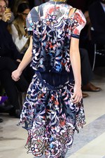 sacai 2016年春夏コレクション - バックスタイルに宿る美しさ｜写真2