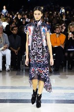 sacai 2016年春夏コレクション - バックスタイルに宿る美しさ｜写真9