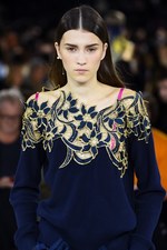 sacai 2016年春夏コレクション - バックスタイルに宿る美しさ｜写真103