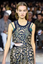 sacai 2016年春夏コレクション - バックスタイルに宿る美しさ｜写真114