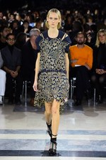 sacai 2016年春夏コレクション - バックスタイルに宿る美しさ｜写真115