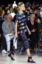 sacai 2016年春夏コレクション - バックスタイルに宿る美しさ｜写真21