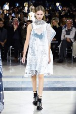 sacai 2016年春夏コレクション - バックスタイルに宿る美しさ｜写真29