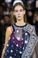 sacai 2016年春夏コレクション - バックスタイルに宿る美しさ｜写真34