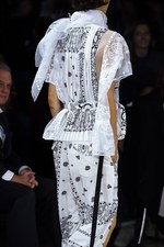 sacai 2016年春夏コレクション - バックスタイルに宿る美しさ｜写真40