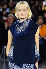 sacai 2016年春夏コレクション - バックスタイルに宿る美しさ｜写真44