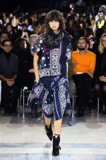 sacai 2016年春夏コレクション - バックスタイルに宿る美しさ｜写真48