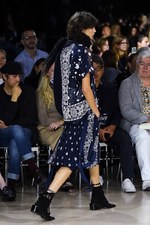 sacai 2016年春夏コレクション - バックスタイルに宿る美しさ｜写真49