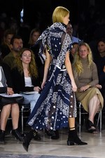 sacai 2016年春夏コレクション - バックスタイルに宿る美しさ｜写真52