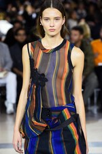 sacai 2016年春夏コレクション - バックスタイルに宿る美しさ｜写真62
