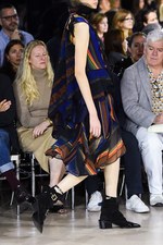 sacai 2016年春夏コレクション - バックスタイルに宿る美しさ｜写真64