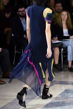sacai 2016年春夏コレクション - バックスタイルに宿る美しさ｜写真74