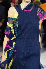 sacai 2016年春夏コレクション - バックスタイルに宿る美しさ｜写真81