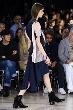 sacai 2016年春夏コレクション - バックスタイルに宿る美しさ｜写真83