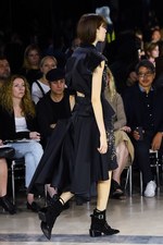 sacai 2016年春夏コレクション - バックスタイルに宿る美しさ｜写真89