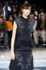 sacai 2016年春夏コレクション - バックスタイルに宿る美しさ｜写真90