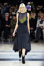 sacai 2016年春夏コレクション - バックスタイルに宿る美しさ｜写真91