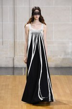 ヴェロニク ブランキーノ 2016年春夏コレクション - 禁欲と解放のフォークロアスタイル｜写真2