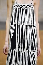 ヴェロニク ブランキーノ 2016年春夏コレクション - 禁欲と解放のフォークロアスタイル｜写真4