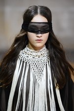 ヴェロニク ブランキーノ 2016年春夏コレクション - 禁欲と解放のフォークロアスタイル｜写真7