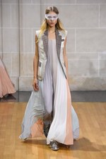 ヴェロニク ブランキーノ 2016年春夏コレクション - 禁欲と解放のフォークロアスタイル｜写真25