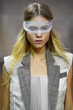 ヴェロニク ブランキーノ 2016年春夏コレクション - 禁欲と解放のフォークロアスタイル｜写真26