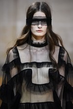 ヴェロニク ブランキーノ 2016年春夏コレクション - 禁欲と解放のフォークロアスタイル｜写真32