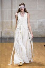 ヴェロニク ブランキーノ 2016年春夏コレクション - 禁欲と解放のフォークロアスタイル｜写真50