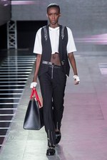 ルイ・ヴィトン 2016年春夏コレクション - 時代も空間も超えた”旅”でみえる究極のフェミニティ｜写真17