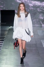 ルイ・ヴィトン 2016年春夏コレクション - 時代も空間も超えた”旅”でみえる究極のフェミニティ｜写真19