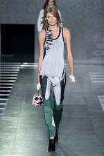 ルイ・ヴィトン 2016年春夏コレクション - 時代も空間も超えた”旅”でみえる究極のフェミニティ｜写真25