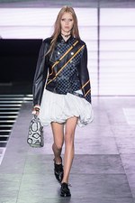 ルイ・ヴィトン 2016年春夏コレクション - 時代も空間も超えた”旅”でみえる究極のフェミニティ｜写真30