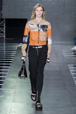 ルイ・ヴィトン 2016年春夏コレクション - 時代も空間も超えた”旅”でみえる究極のフェミニティ｜写真41