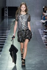 ルイ・ヴィトン 2016年春夏コレクション - 時代も空間も超えた”旅”でみえる究極のフェミニティ｜写真47