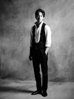 写真7/8｜アルマーニを着る俳優の写真展が東京・代官山で開催