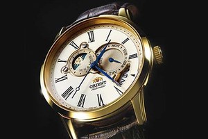 オリエント時計から限定モデル「SUN&MOON」が登場、クラシック×モダンなデザイン