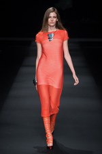 タエ アシダ 2016年春夏コレクション - 変幻自在のパレット、美しさのカタチを多角的に｜写真1