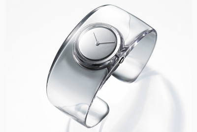 水のように透明な吉岡徳仁デザインのISSEY MIYAKEウオッチ