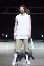 ディスカバード 2016年春夏コレクション - 重ね着とモノトーンで描く“badass”な若者たち｜写真1