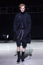 ディスカバード 2016年春夏コレクション - 重ね着とモノトーンで描く“badass”な若者たち｜写真11
