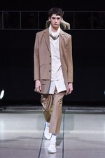 ディスカバード 2016年春夏コレクション - 重ね着とモノトーンで描く“badass”な若者たち｜写真15