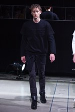 ディスカバード 2016年春夏コレクション - 重ね着とモノトーンで描く“badass”な若者たち｜写真26