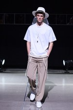 ディスカバード 2016年春夏コレクション - 重ね着とモノトーンで描く“badass”な若者たち｜写真28